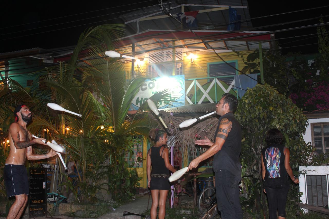 Coconut Hostel Bocas Town Exterior photo
