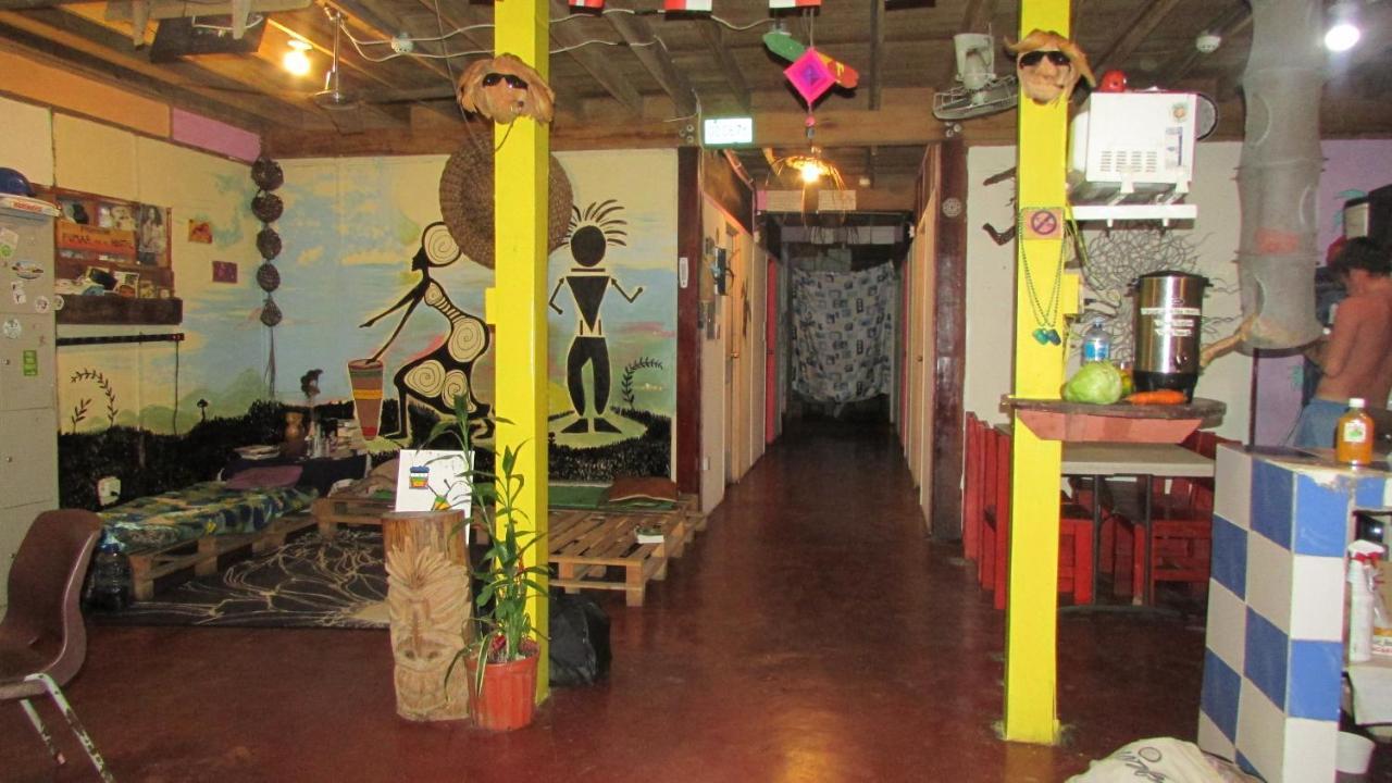 Coconut Hostel Bocas Town Exterior photo