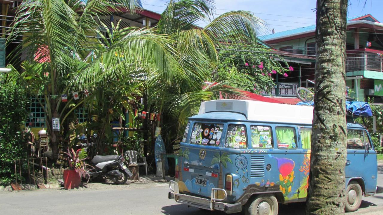 Coconut Hostel Bocas Town Exterior photo