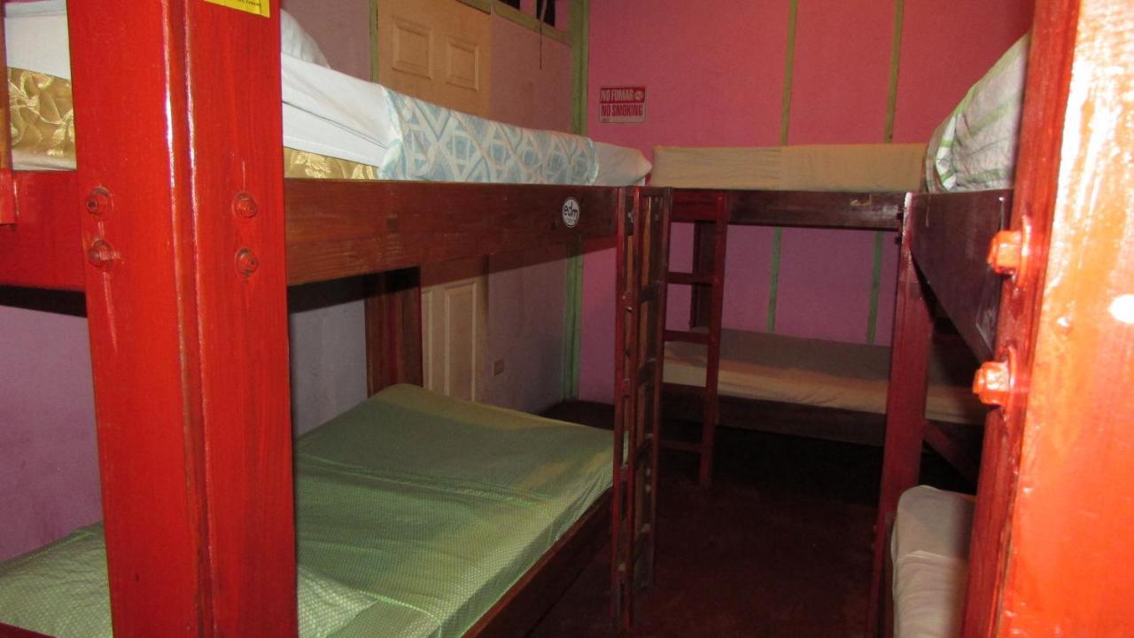 Coconut Hostel Bocas Town Exterior photo