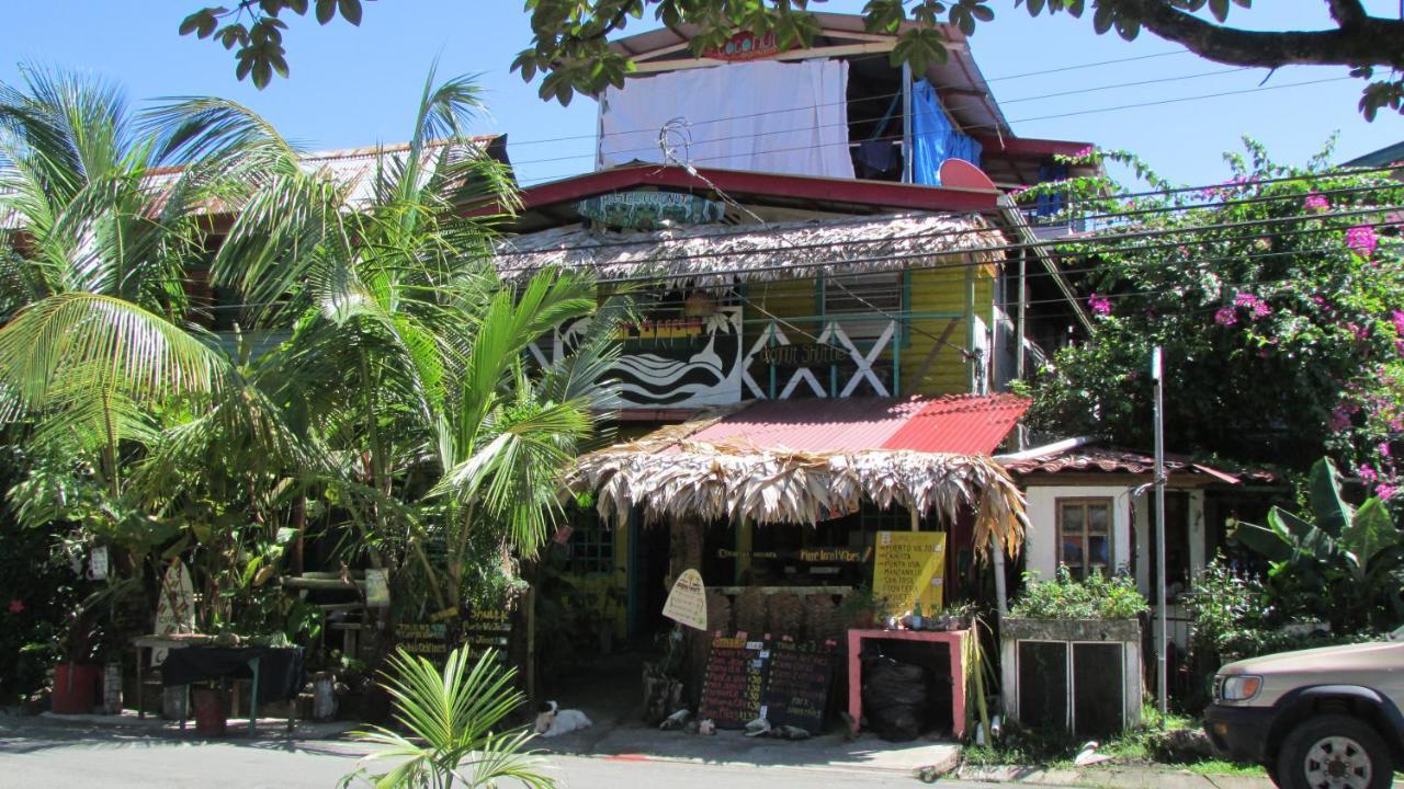 Coconut Hostel Bocas Town Exterior photo